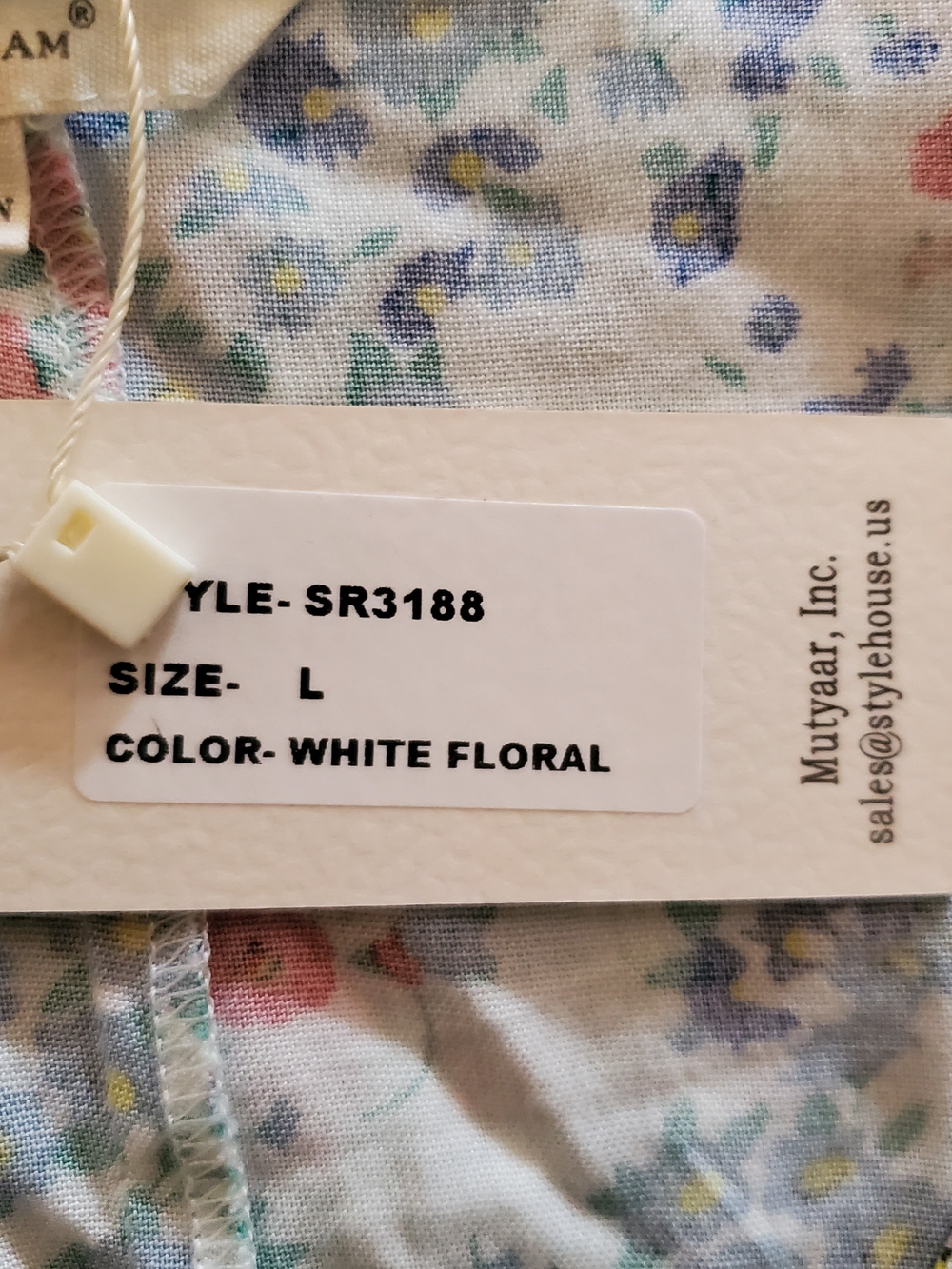 Sim & Sam Floral Tie V-neck Blouse - White with Blue & Pink Flowers Size Large - Picture 4 of 8